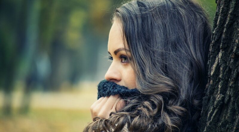 Girl Looking Away 1995624 1280